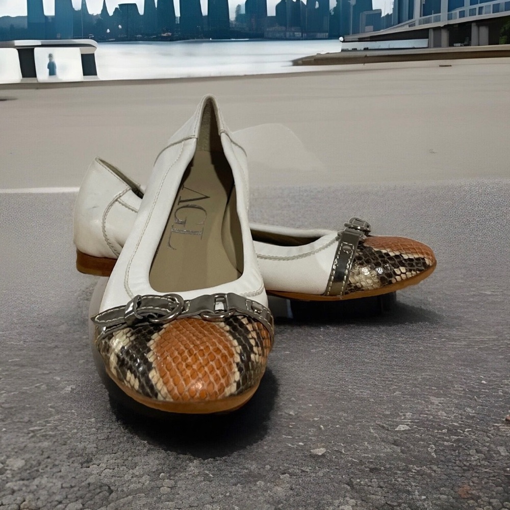 AGL Attilio Giusti Leombruni Snakeskin Cap Toe Leather Flat Ivory 36.5 like new